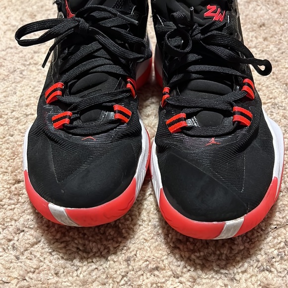 Jordan Zion 1 Colorway Black Crimson - Picture 2 of 4
